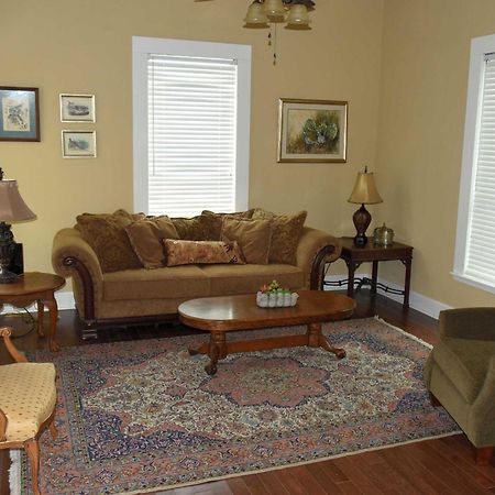 The Peaceful Pelican Llc Palacios Room photo